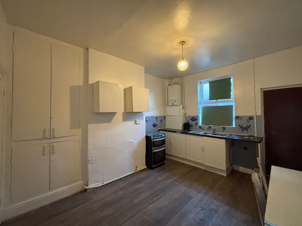 Property photo 3 of 7 Gas Cooker