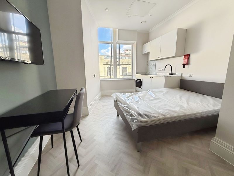 Property photo 1 of 6 Photo 3