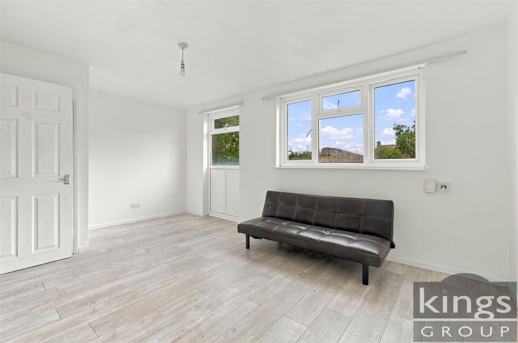 Property photo 2 of 18 Living Room