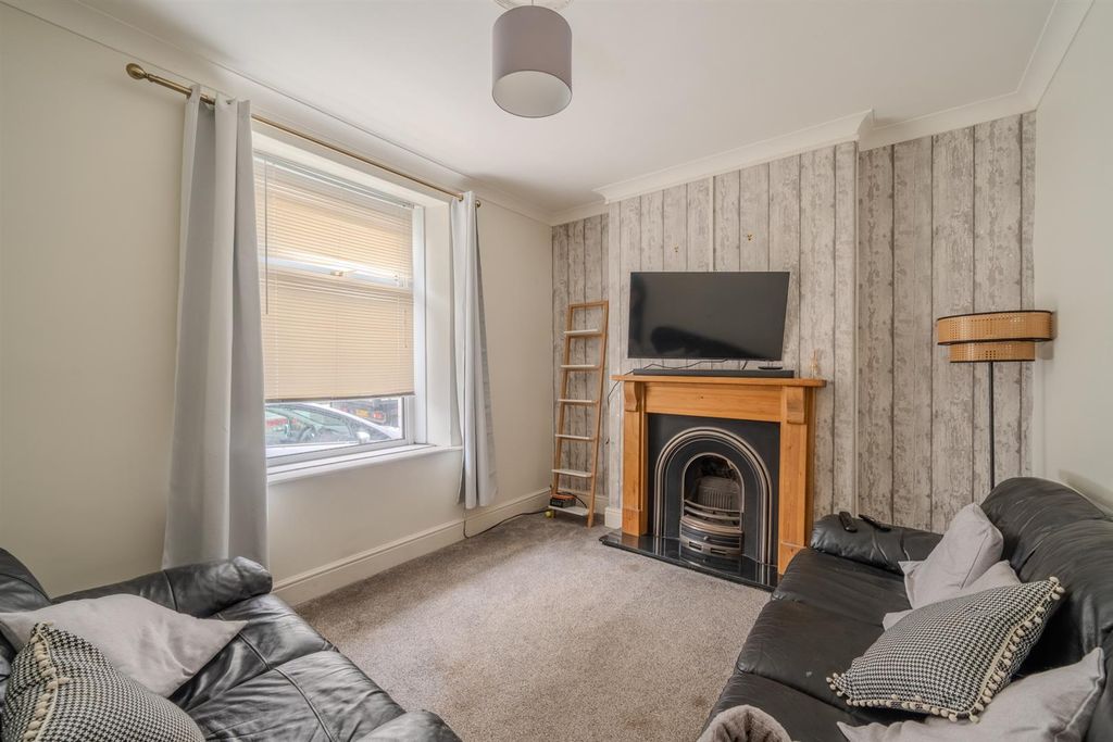 Property photo 3 of 18 14 Windsor Road-7.Jpg