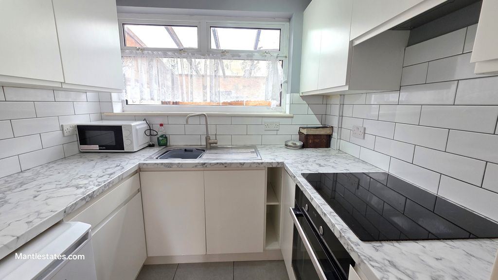 Property photo 2 of 13 Kitchen