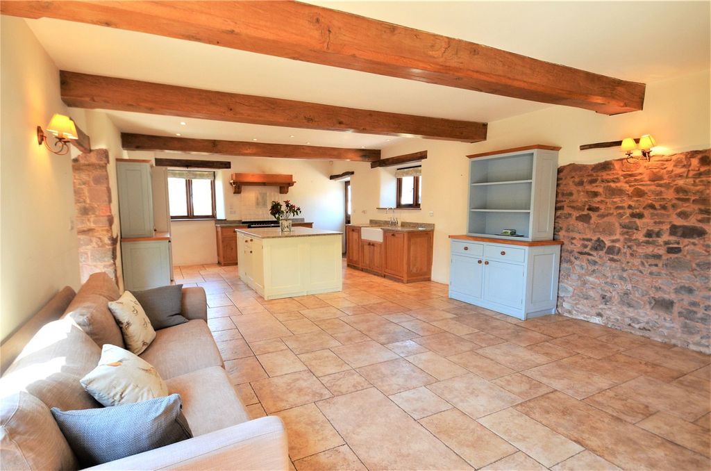 Property photo 3 of 18 Seddons Tiverton