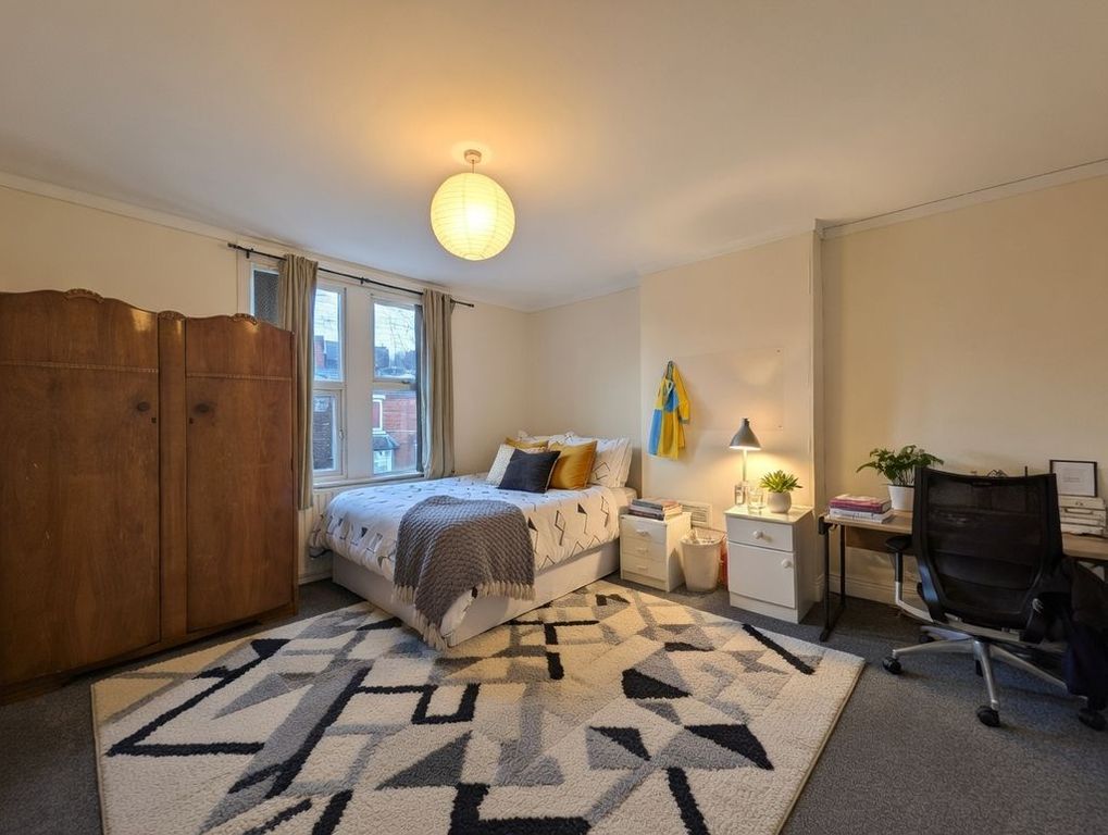 Property photo 1 of 6 Photo 10