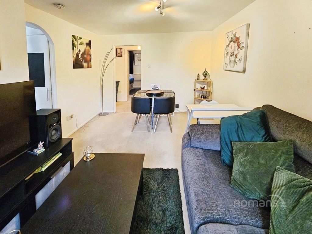 Property photo 3 of 11 Pbox-Img.Jpg