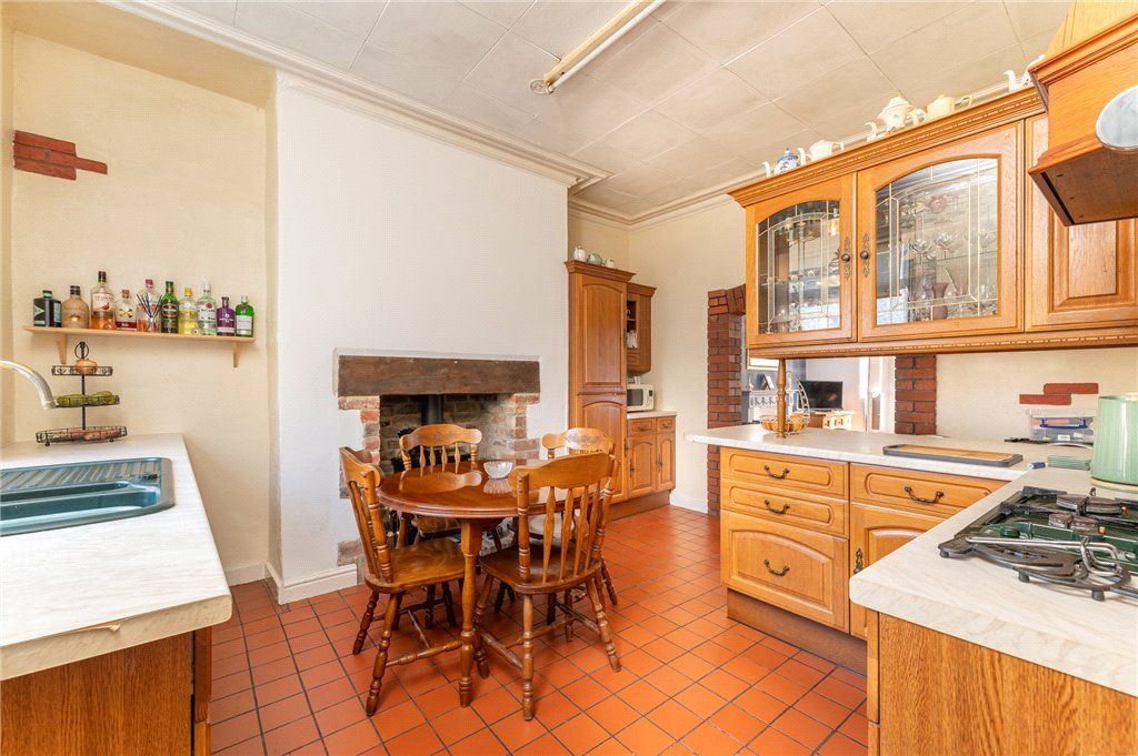 Property photo 3 of 19 Dining Kitchen