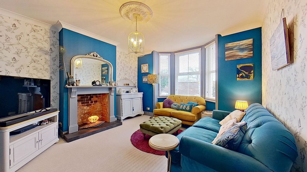 Property photo 3 of 34