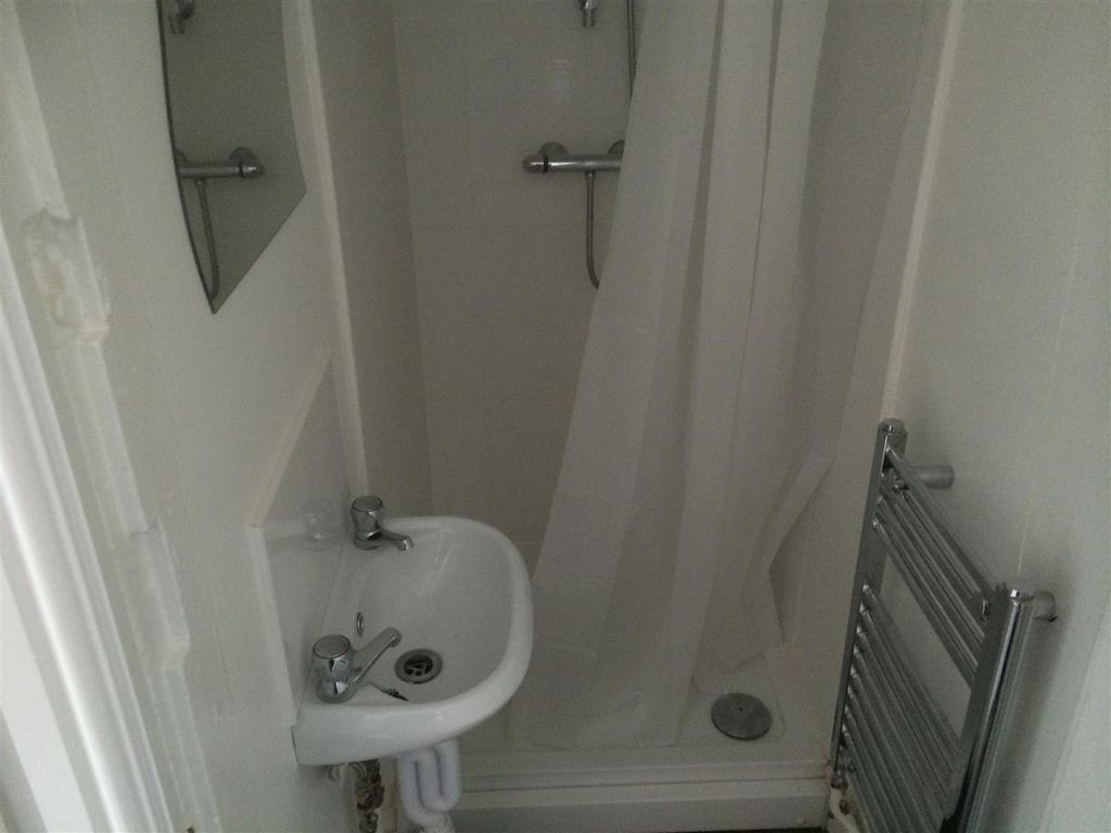 Property photo 3 of 6 Ground Floor Shower Room .Jpg