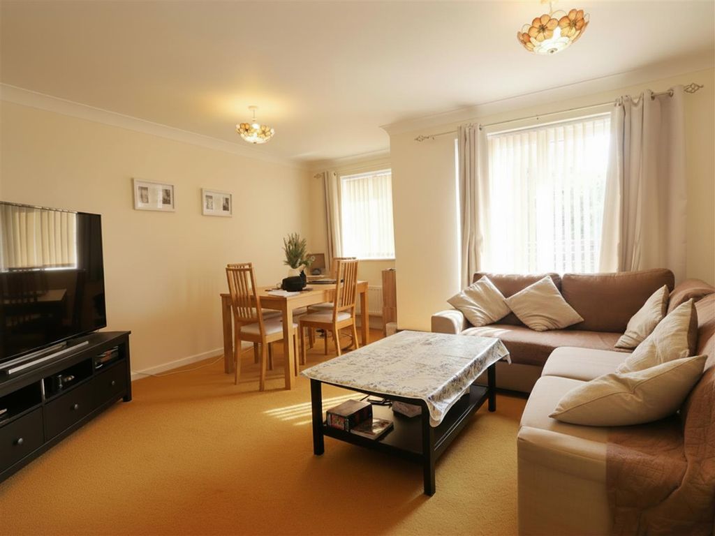 Property photo 2 of 8 Lounge.Png