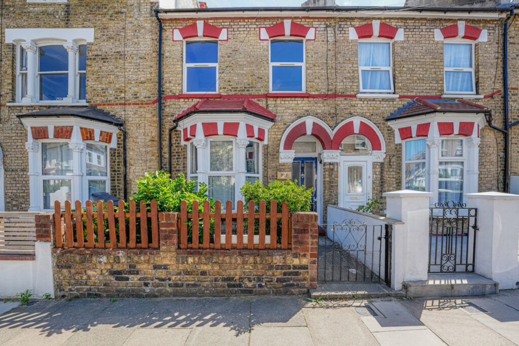 Property photo 1 of 18