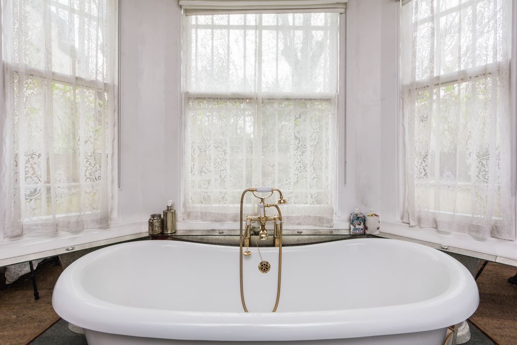 Property photo 2 of 9 Bath.Jpg