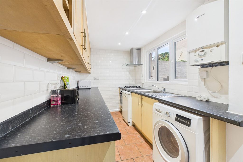 Property photo 3 of 14 Kitchen