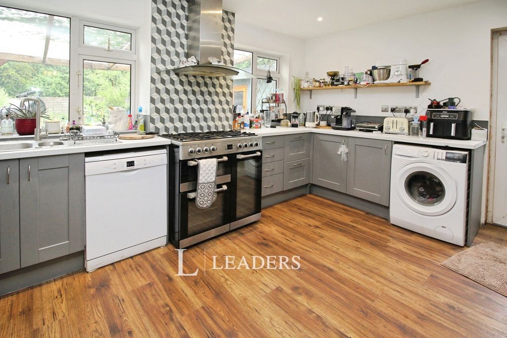 Property photo 3 of 14 Pbox-Img.Jpg