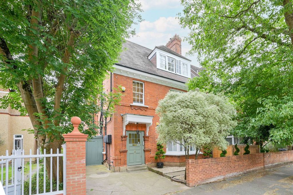 Property photo 2 of 9