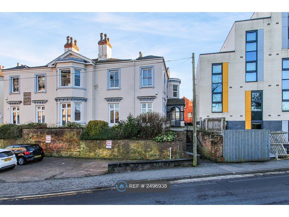 Property photo 2 of 31