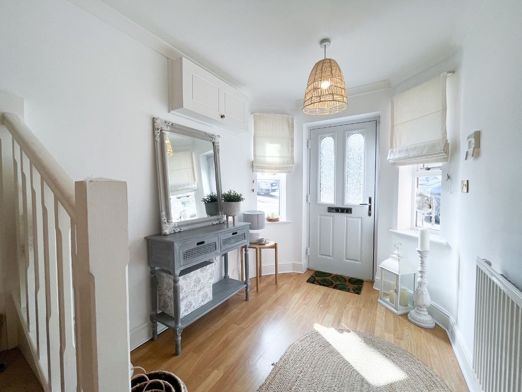 Property photo 2 of 18 1444494