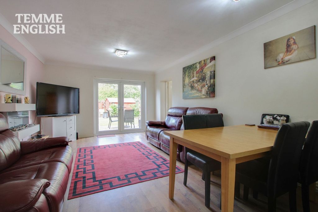 Property photo 2 of 24