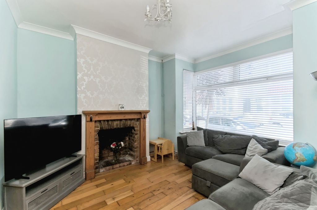 Property photo 2 of 12 Pbox-Img.Jpg