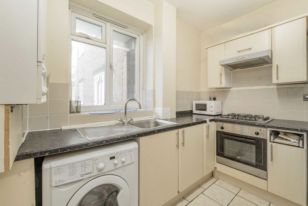 Property photo 2 of 5