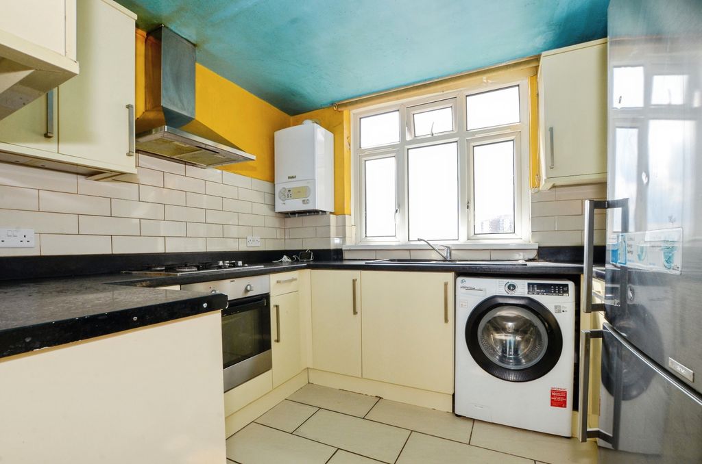 Property photo 1 of 21 Kitchen