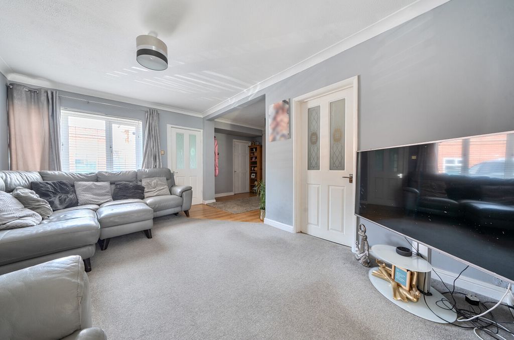 Property photo 3 of 12 1480466-9-6A3A733...