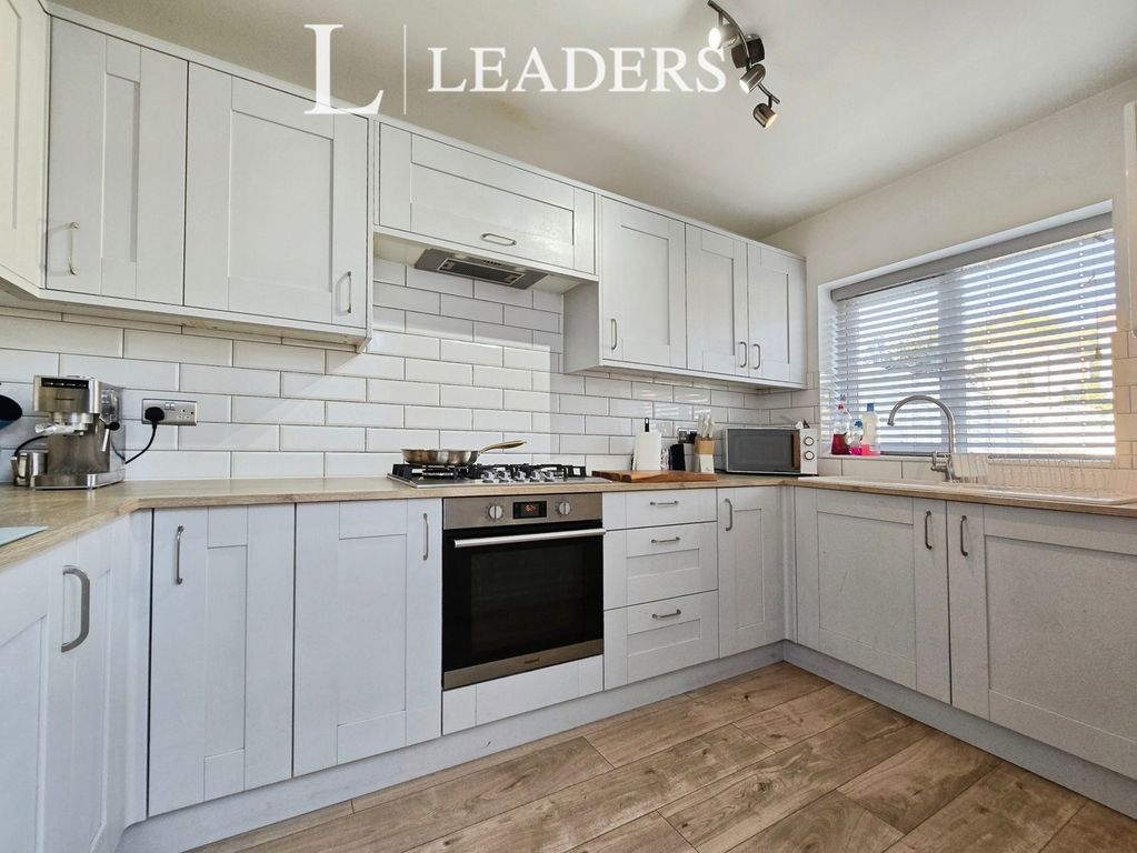 Property photo 2 of 19 Kitchen