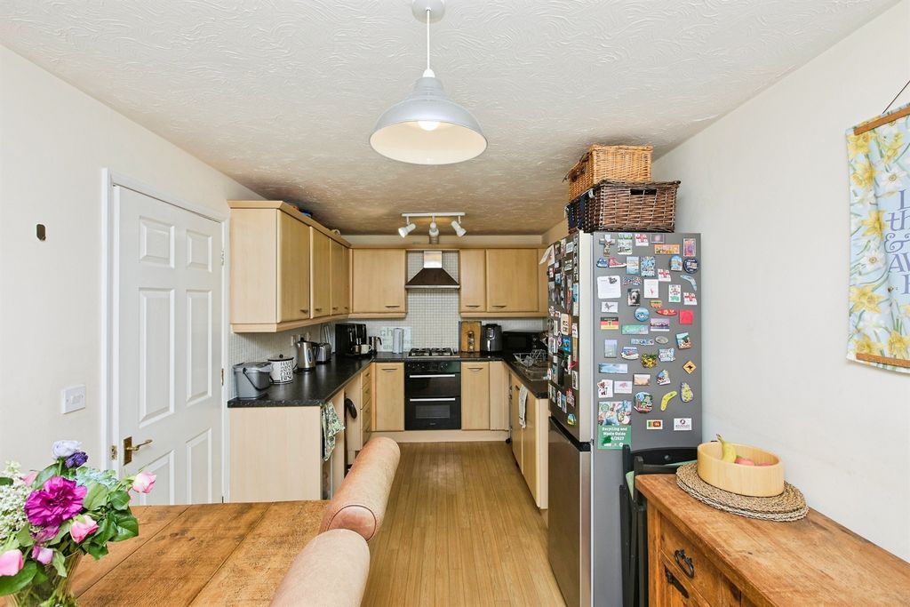 Property photo 3 of 20