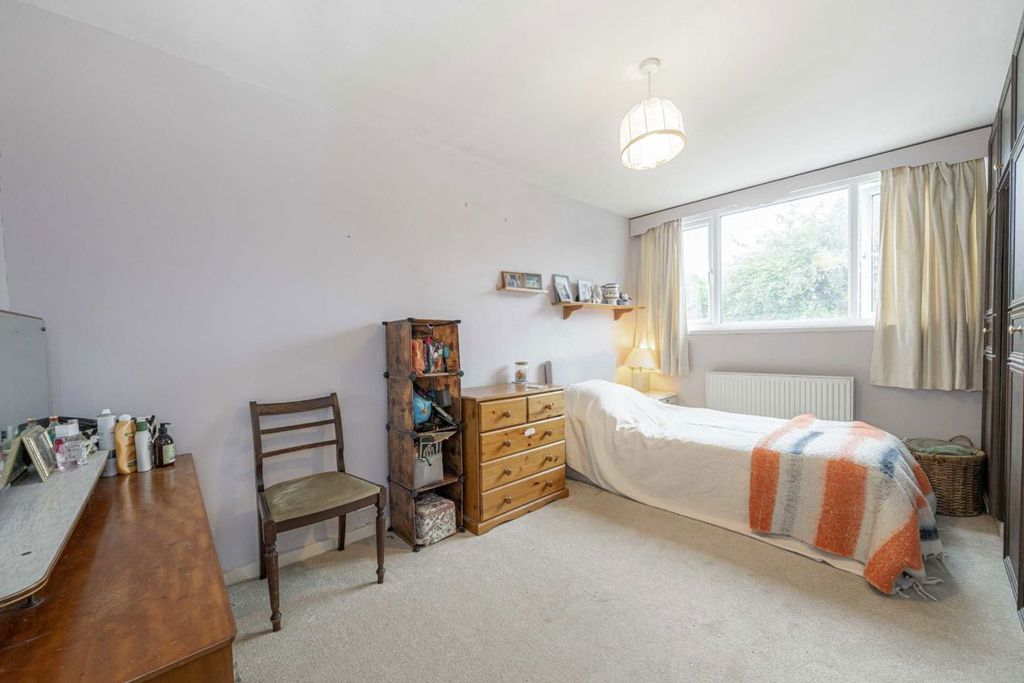 Property photo 3 of 5