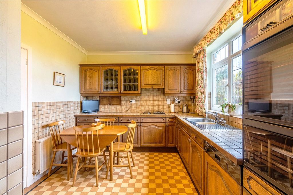 Property photo 3 of 34 Picture No. 24
