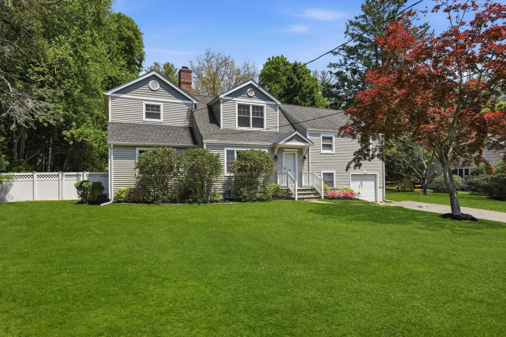 Property photo 1 of 30