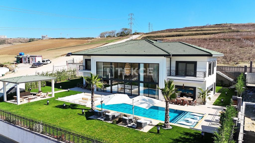 Property photo 2 of 53