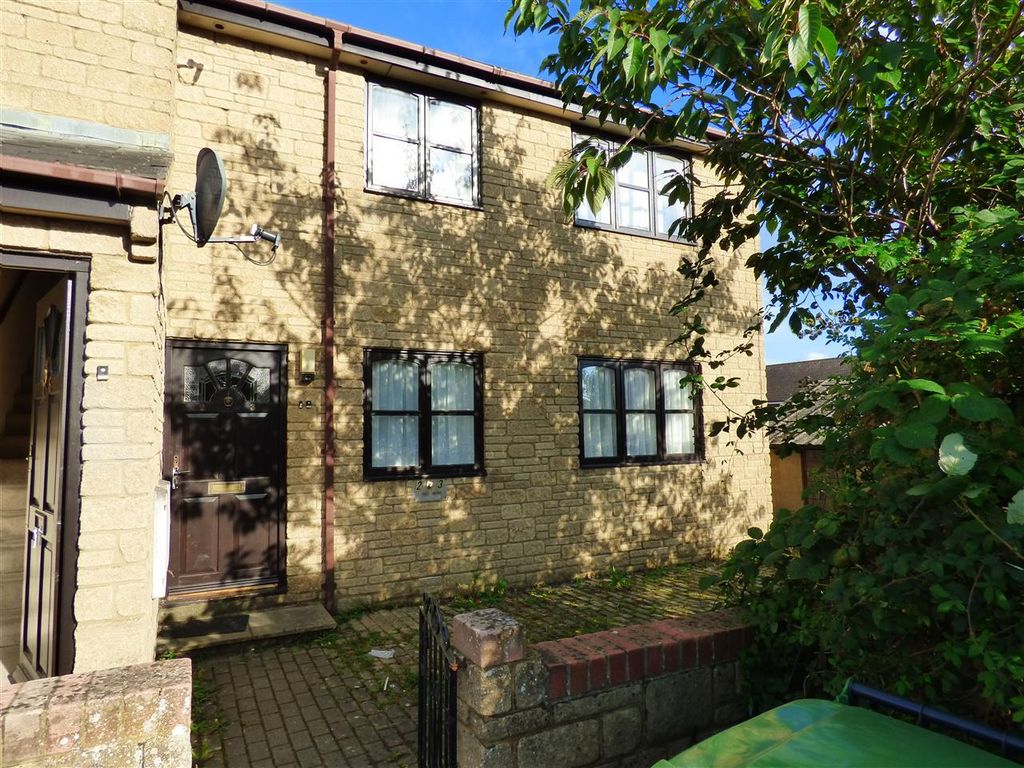 Property photo 1 of 9 Front