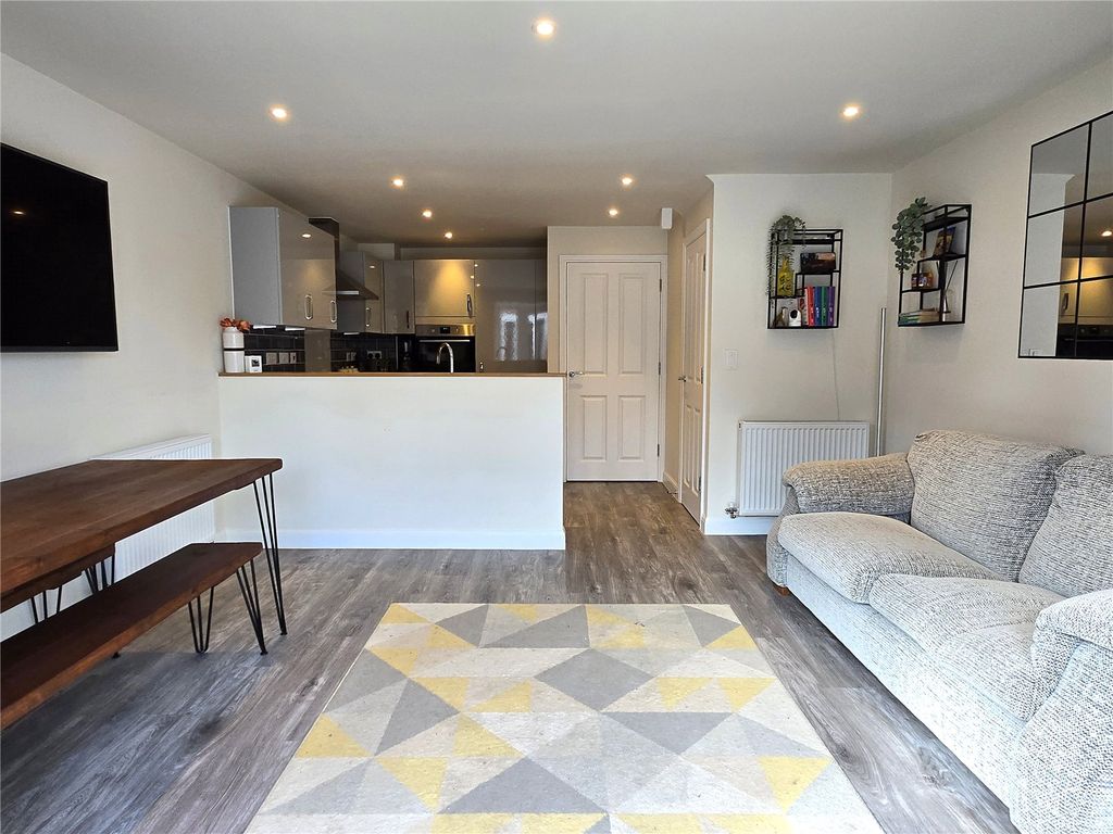 Property photo 2 of 17 Picture 2