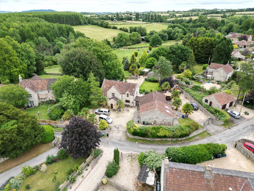 Property photo 2 of 24 Image