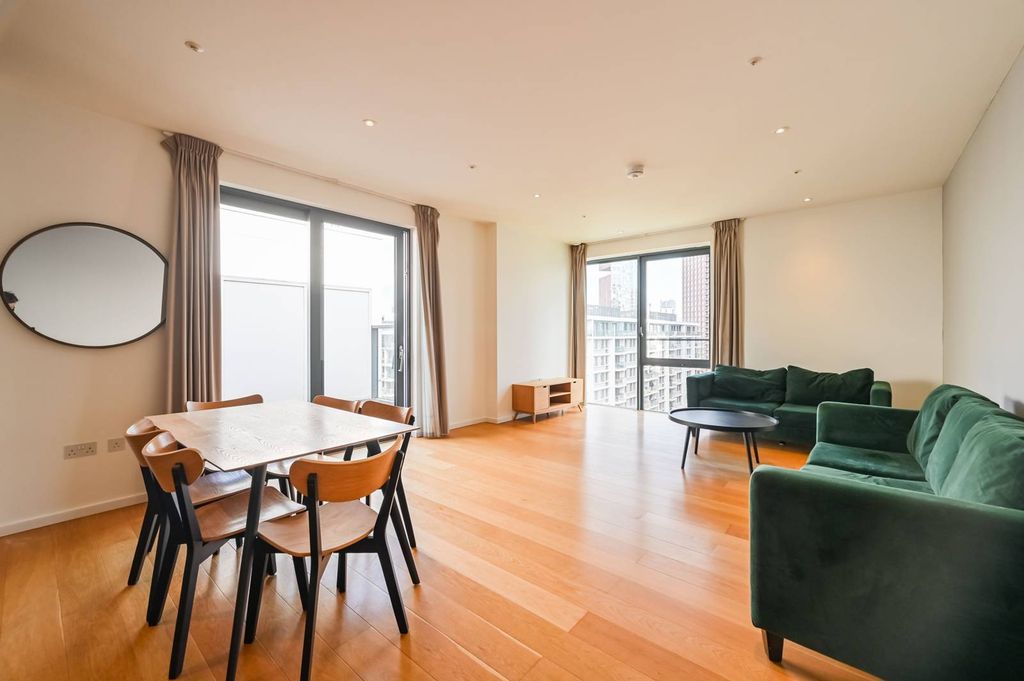 Property photo 2 of 21