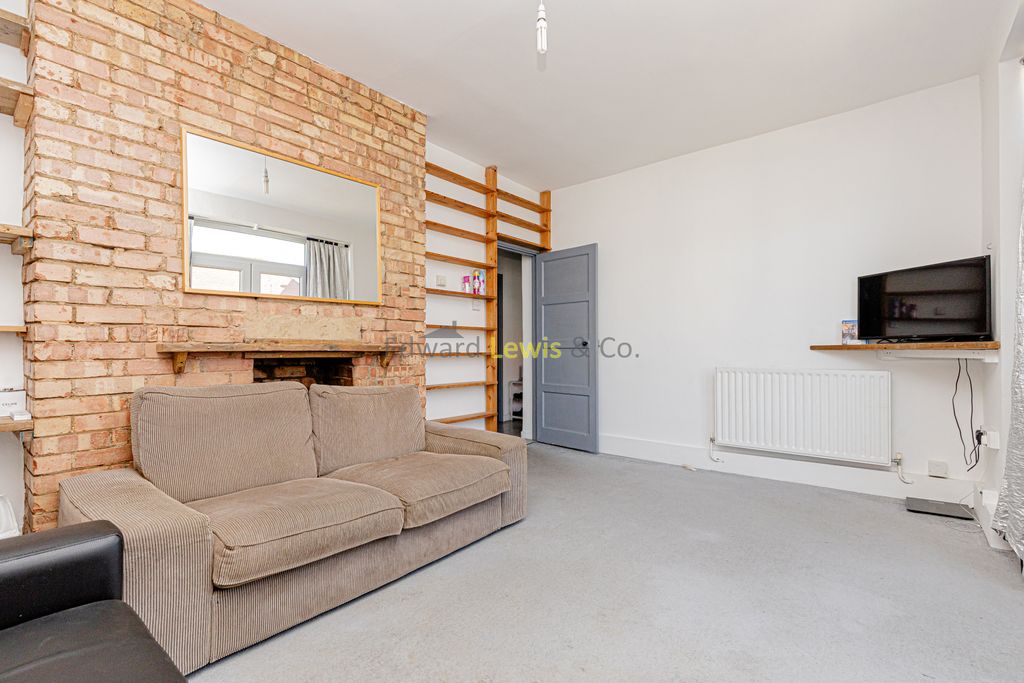 Property photo 3 of 8