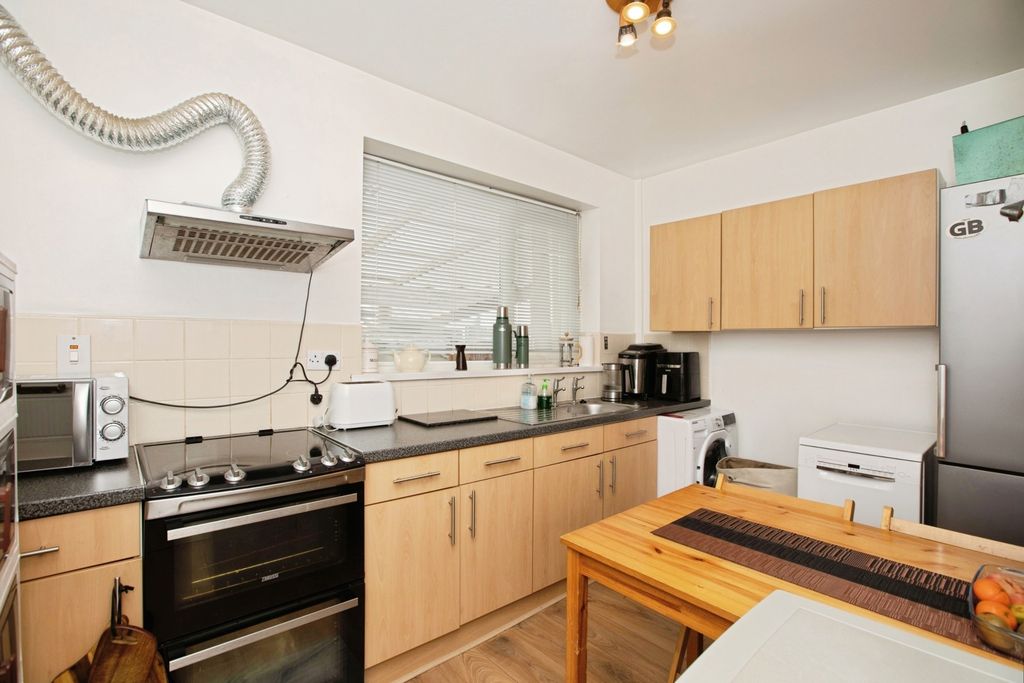 Property photo 3 of 17 Pbox-Img.Jpg