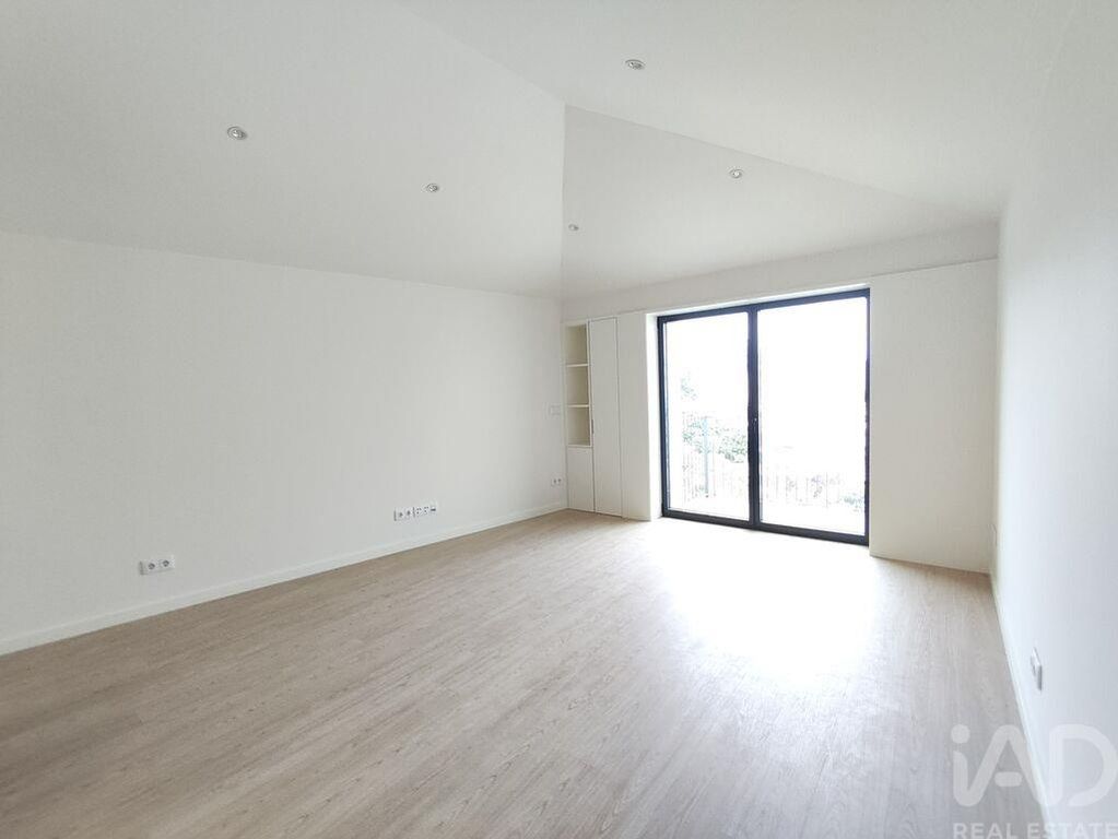 Property photo 3 of 38