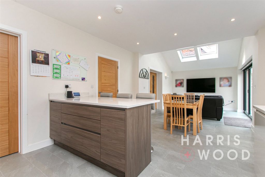 Property photo 2 of 41 3838073