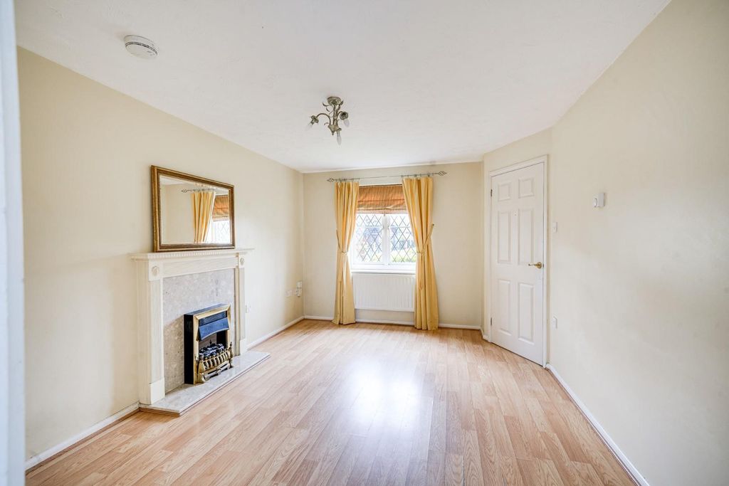 Property photo 2 of 21