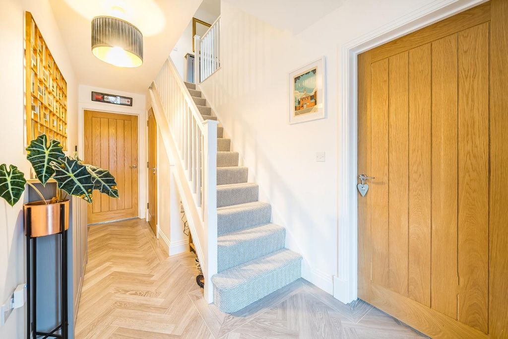 Property photo 3 of 29 1368875-26-68Efc0Beb814d.Jpg