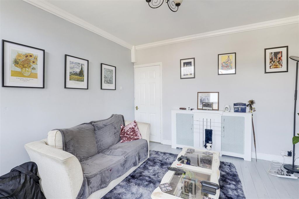 Property photo 3 of 12 3679.Jpg