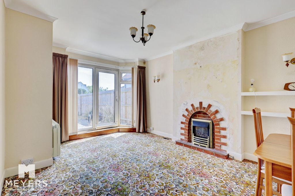 Property photo 3 of 37