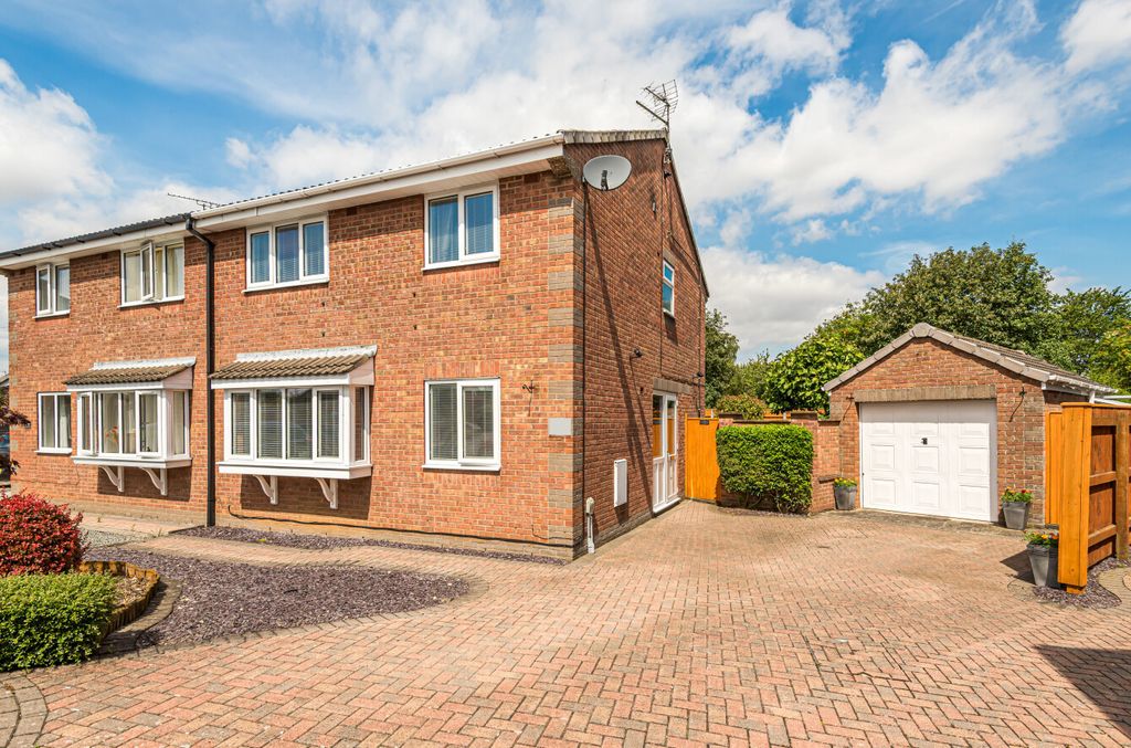 Property photo 1 of 20 1324865-2-687030F...