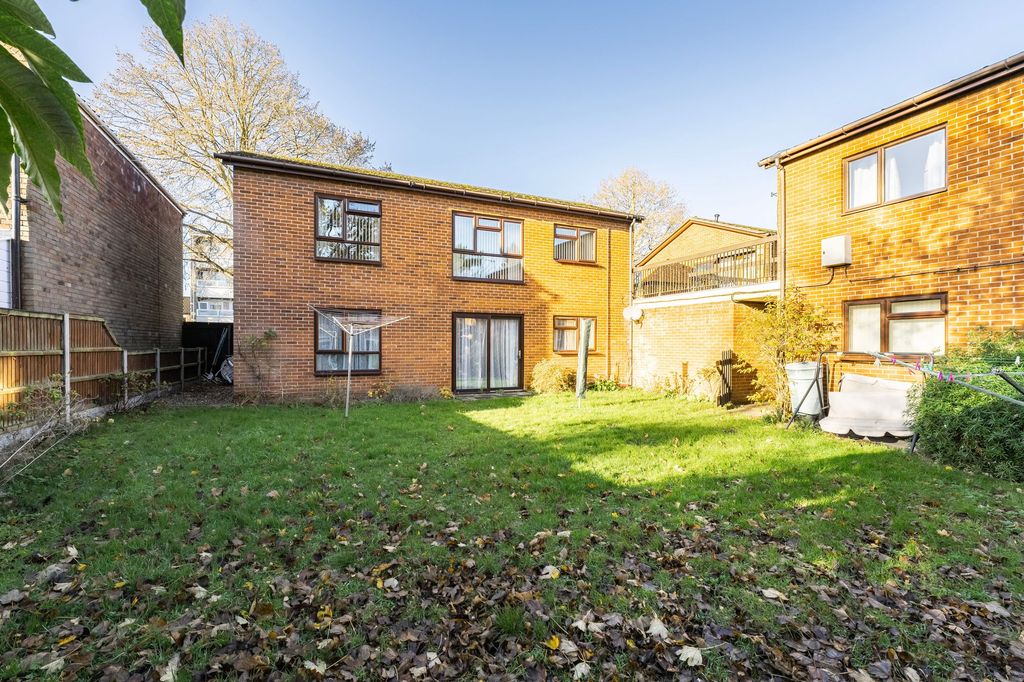 Property photo 3 of 11