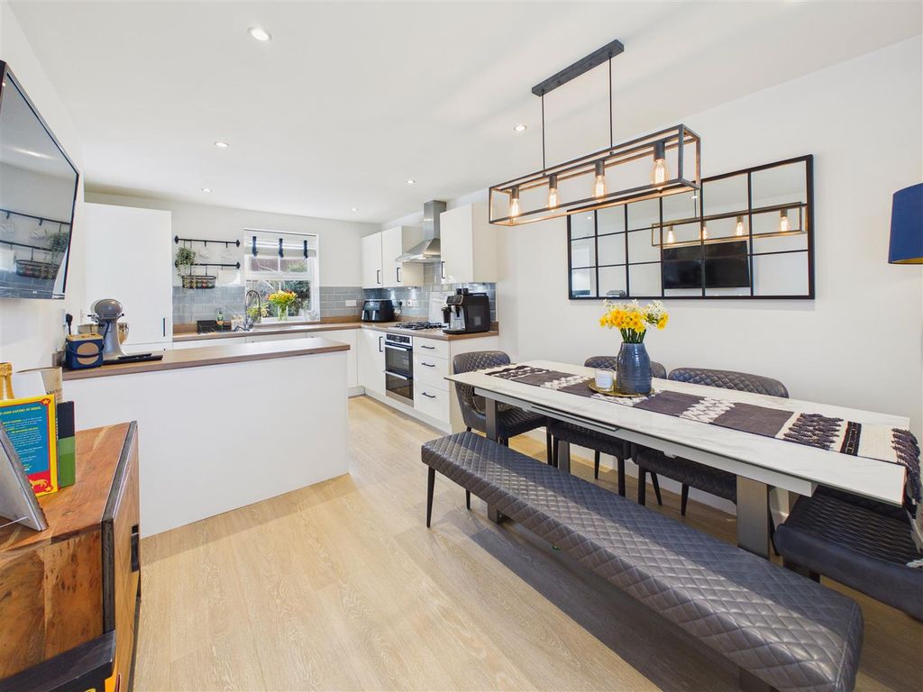 Property photo 2 of 23 Kitchen/Diner