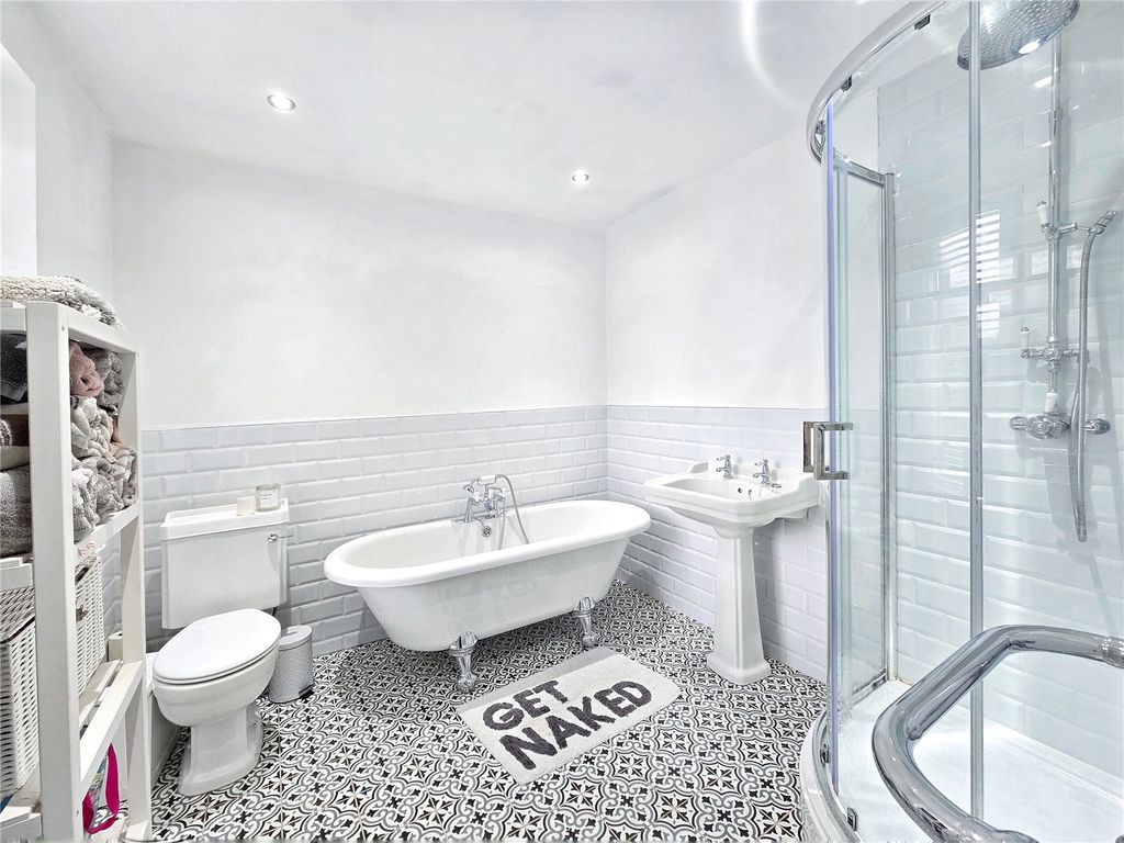 Property photo 3 of 12 Four Piece Bathroom