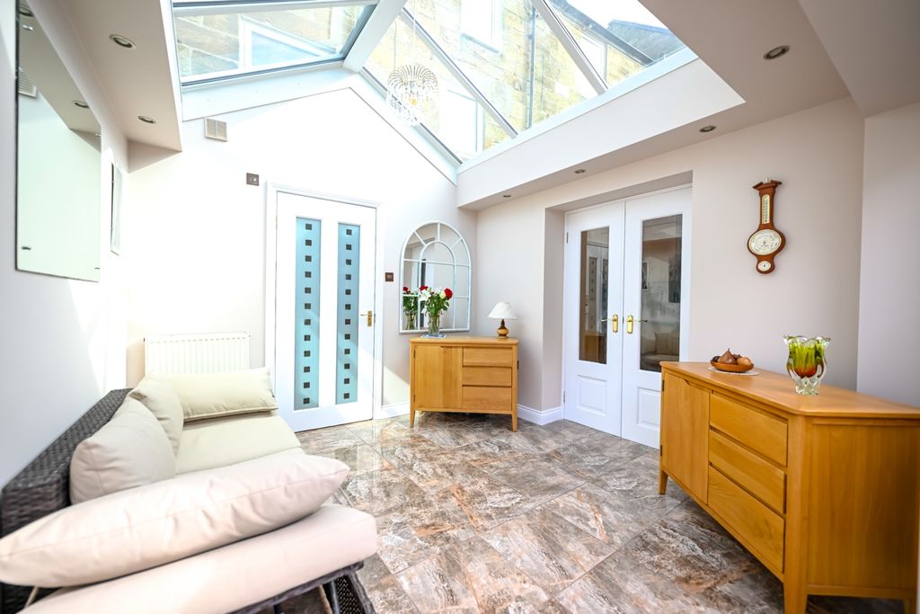 Property photo 3 of 31 Cliff Terrace Ewemove Marske-14