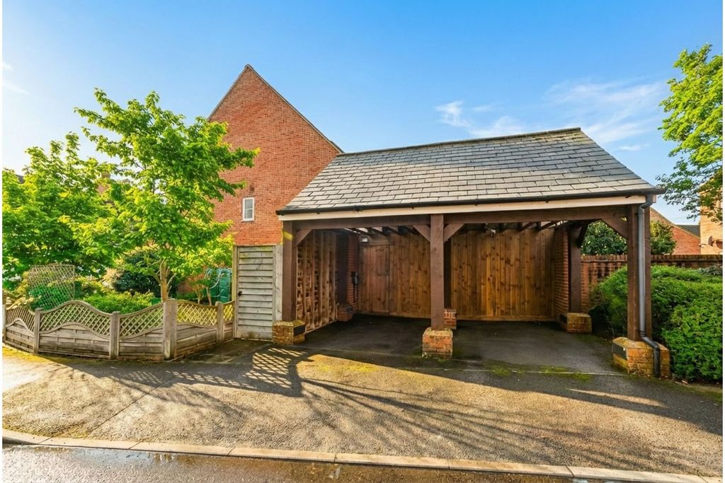 Property photo 2 of 26