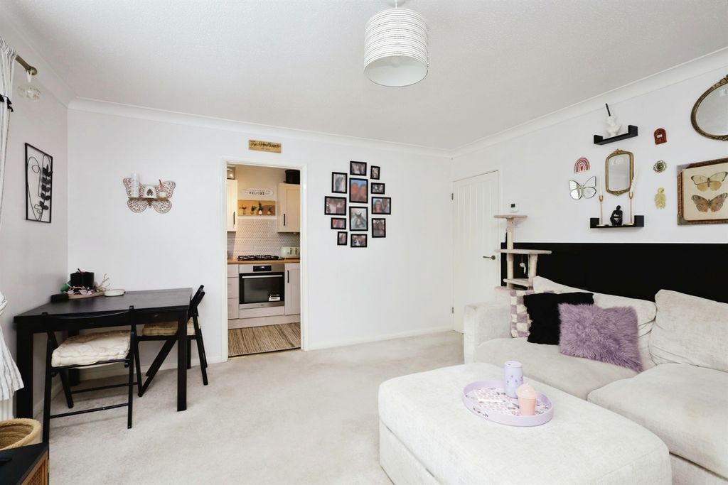 Property photo 3 of 12