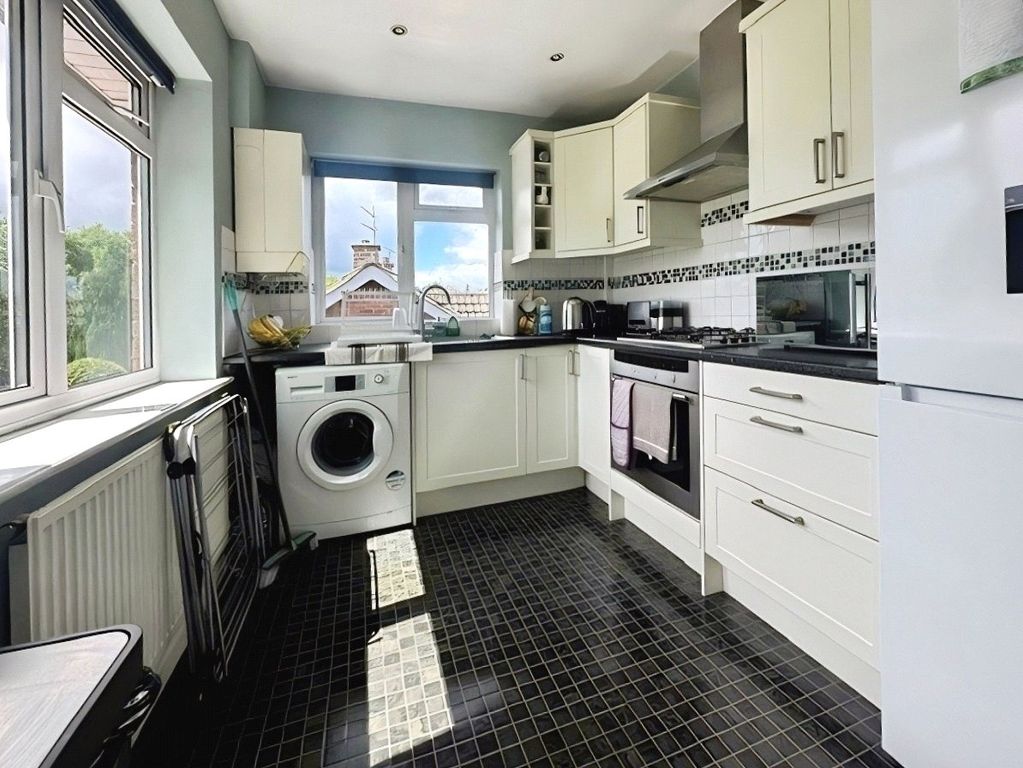 Property photo 2 of 12 Picture No. 24